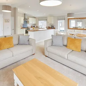 https://28-the-pines.yorkshirehotels.net