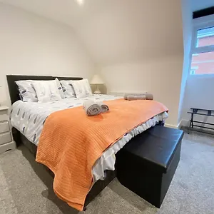 https://new-2-bedroom-flat-close-to-the-beach.bournemouth-hotels.org