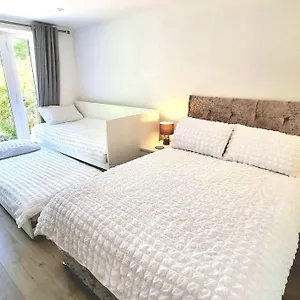  Apartment Private Self-contained Place