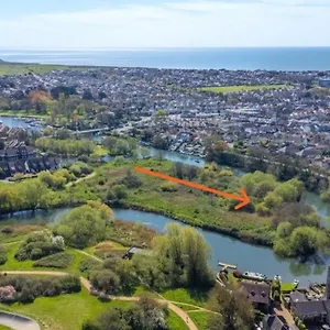  Holiday home Prime Location - House With Secure Garden
