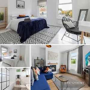 https://city-gate-garden-lodge.cardiffhotelswales.com