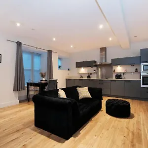 https://apt-one-of-a-kind-historic-3-bedroom.hotelsaberdeenuk.com